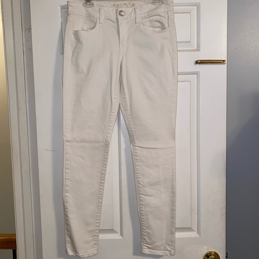 American Eagle White Skinny Jeans!